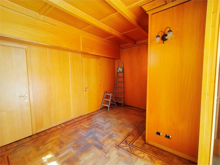 Sala int.