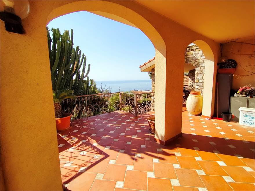 Portico sud